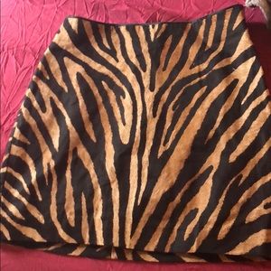 Super chic Express skirt  . Size 4  NWOT